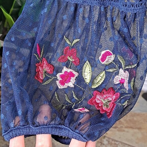 Time and Tru Size XXL (20) Navy Blue Peasant Style Blouse Lace Embroidery NWT - Picture 6 of 15